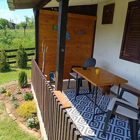 Vikendica Brvnara Beli